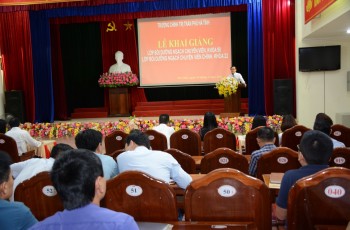 Khai giảng lớp Bồi dưỡng Ngạch chuyên viên khoá 98 và Lớp Bồi dưỡng Ngạch chuyên viên chính khoá 22