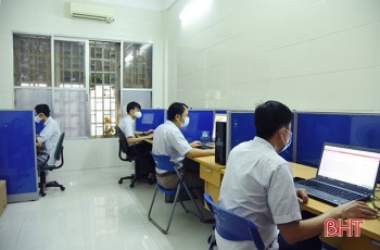 Tiếp tục xiết chặt kỷ cương hành chính, nâng cao đạo đức công vụ của cán bộ,công chức, cán bộ, chiến sỹ lực lượng vũ trang