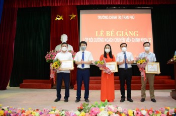 Bế giảng lớp Bồi dưỡng Ngạch chuyên viên chính khoá 22