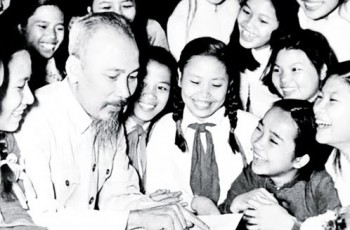 Vận dụng Tư tưởng Hồ Chí Minh vào xây dựng đội ngũ nhà giáo trong sự nghiệp giáo dục hiện nay