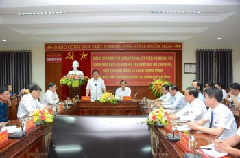 Đồng chí Nguyễn Xuân Thắng - Ủy viên Bộ Chính trị, Giám đốc Học viện Chính trị Quốc gia Hồ Chí Minh, Chủ tịch Hội đồng lý luận Trung ương thăm và làm việc với Trường Chính trị Trần Phú