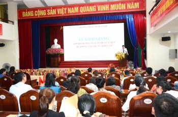 Khai giảng lớp Bồi dưỡng Ngạch chuyên viên khoá 110