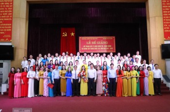 Bế giảng lớp Trung cấp lý luận Chính trị - Hành chính hệ không tập trung khoá 166