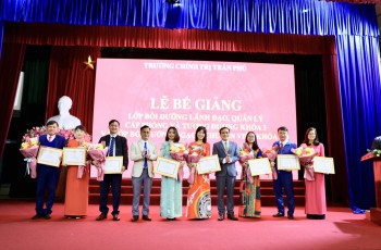 Bế giảng Lớp Bồi dưỡng ngạch chuyên viên Khóa 110  và Lớp Bồi dưỡng lãnh đạo, quản lý cấp phòng và tương đương Khóa 3   ---