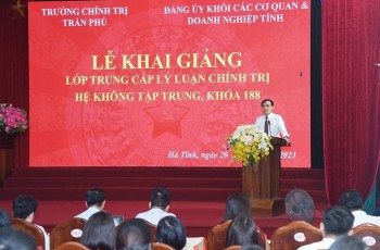 Khai giảng Lớp Trung cấp lý luận chính trị khoá 188