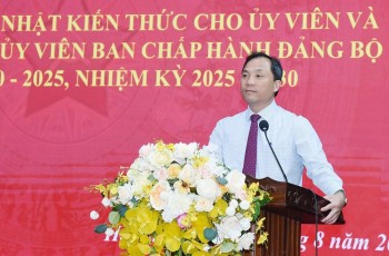 Khai giảng lớp bồi dưỡng, cập nhật kiến thức cho cán bộ chủ chốt cấp tỉnh