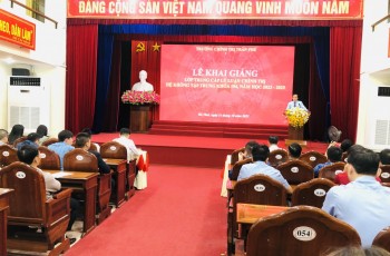 Khai giảng Lớp Trung cấp lý luận chính trị khóa 194