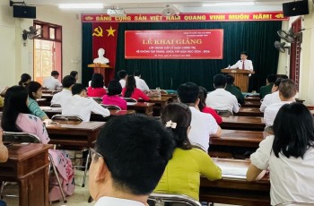 Khai giảng Lớp Trung cấp lý luận chính trị khóa 199 Đảng ủy Khối cơ quan và doanh nghiệp tỉnh