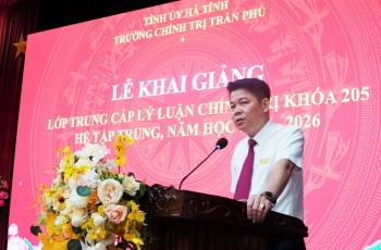 Khai giảng lớp Trung cấp lý luận chính trị khóa 205, hệ tập trung, năm 2025 - 2026