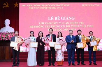 Bế giảng lớp cao cấp lý luận chính trị...