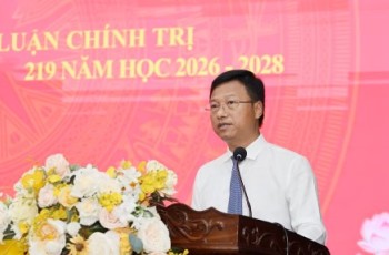 Khai giảng lớp trung cấp lý luận chính...