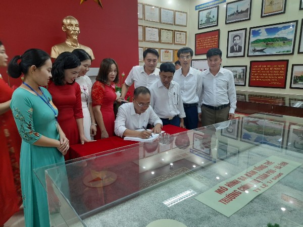 z1980334462471 d97d766337488f8711e4612d1bcf210a