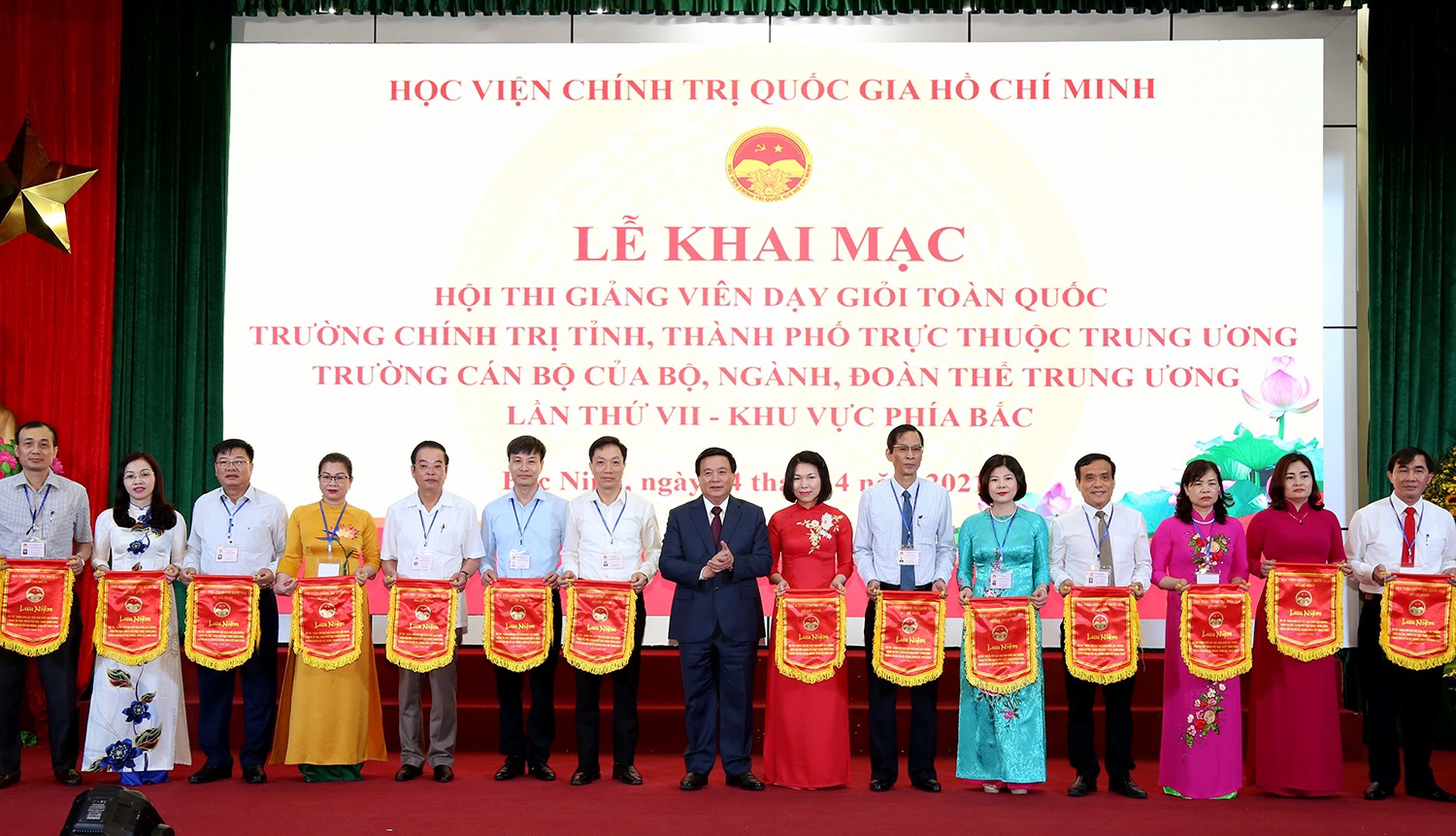 z2447746542137 dc3aa887a565e2e5cde29d267ede91f0