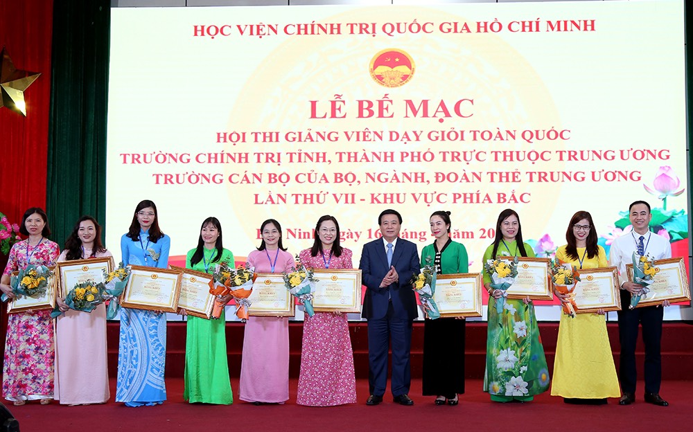 z2447746549794 205b98befec41252382038ef9f59f683