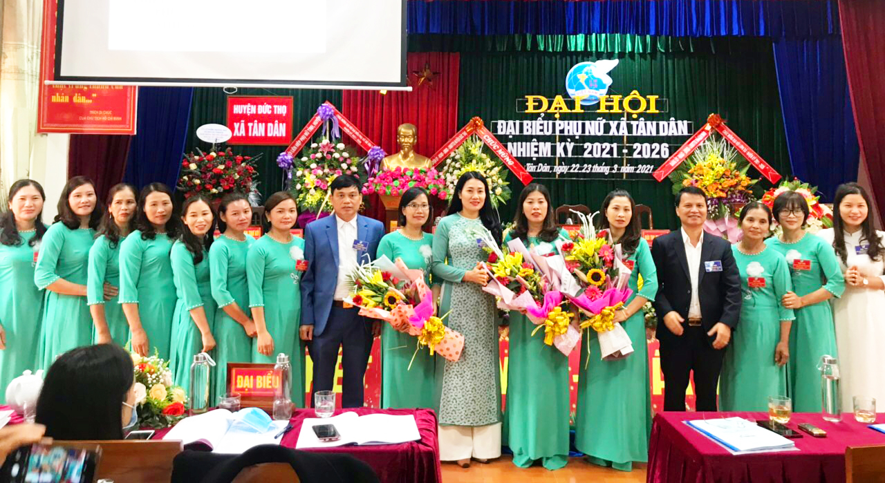 tren tinh than dan chu thong nhat cao dai hoi tai xa tan dan da bau 15 dong chi vao bch hoi lhpn xa tan dan nhiem ky 2021 2026 16171471088921968110287