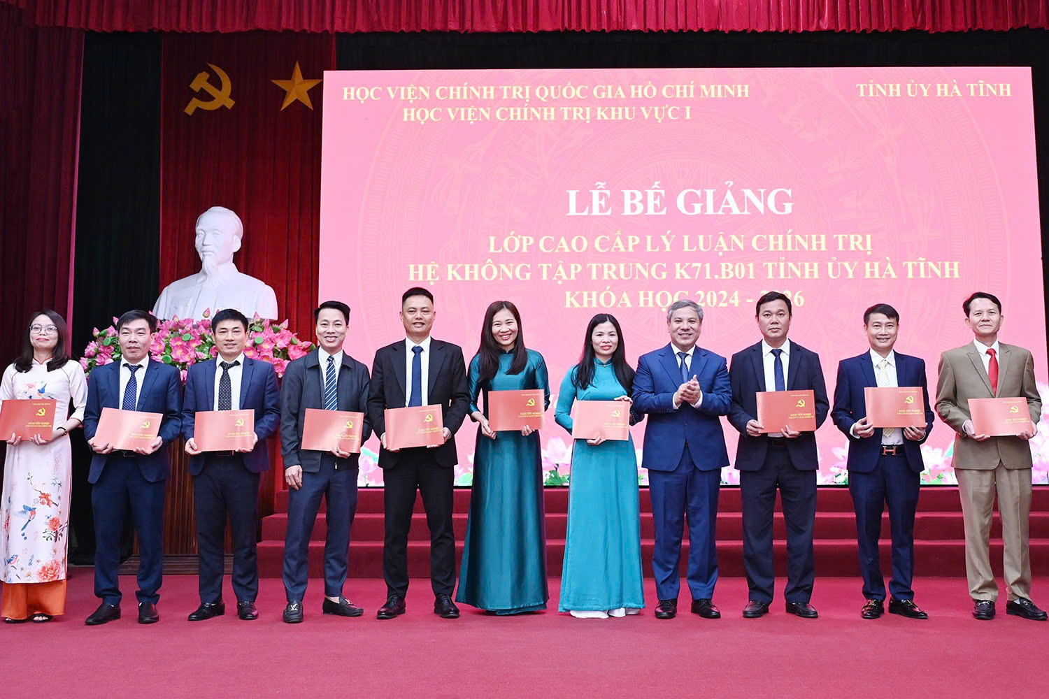 z7402010114166 213a2f3c6727e6c89ad806285cd5f91b